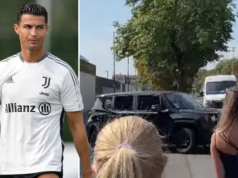 Ronaldo chia tay các đồng đội, rời khỏi đại bản doanh của Juventus