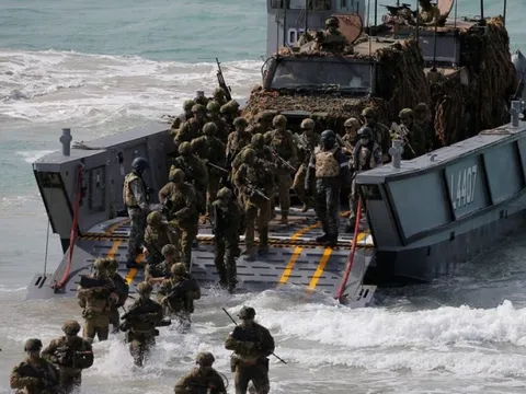 Đối đầu với Trung Quốc, Australia sát cánh chứ không dựa dẫm vào Mỹ