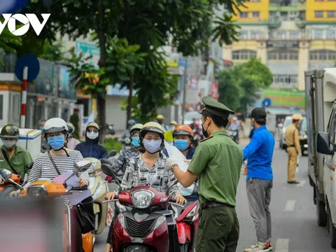 Hà Nội bỏ yêu cầu người dân phải xin xác nhận của UBND phường vào giấy đi đường