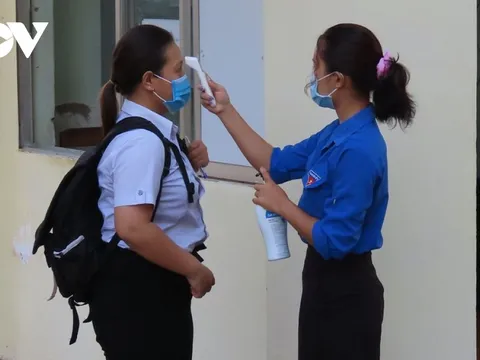 Bình Phước xét nghiệm Covid-19 cho gần 12.500 người tham gia kỳ thi tốt nghiệp THPT