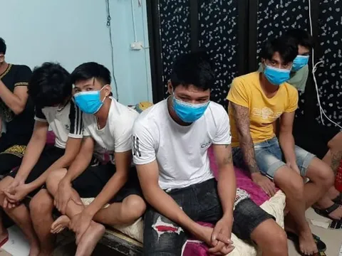 Nghệ An ghi nhận thêm 50 F0, phạt 125 triệu đồng quán karaoke “giấu khách” trong phòng ngủ