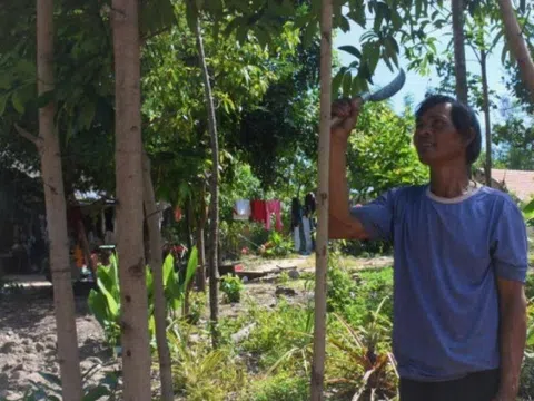 Lạ lùng nhiều hộ đồng bào khó khăn "rủ nhau" viết đơn xin thoát nghèo