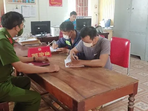 Nghệ An: Yên Thành xử phạt 6 thanh niên ra đường không đeo khẩu trang 12 triệu đồng