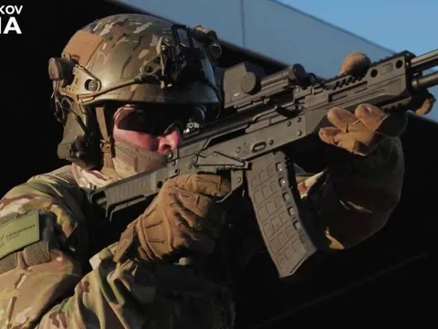 Vì sao cựu binh Thủy quân lục chiến Mỹ đánh giá rất cao súng trường AK-12?