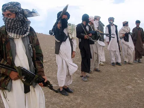 Giao tranh dữ dội khắp Afghanistan, Taliban đe dọa chiếm được thủ phủ tỉnh đầu tiên