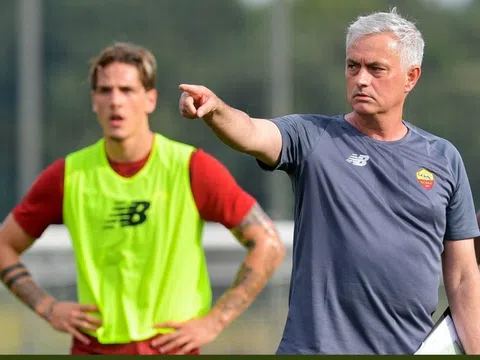 HLV Jose Mourinho thanh lý 8 cầu thủ AS Roma