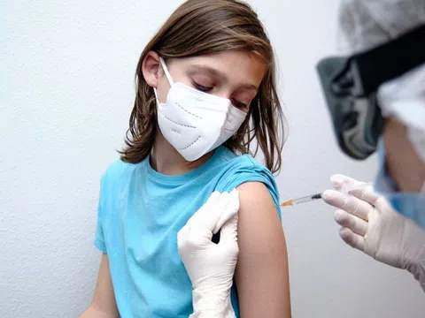 Nhiều nước đẩy mạnh tiêm vaccine ngừa Covid-19 cho trẻ em trước làn sóng biến thể Delta