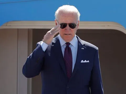 Tổng thống Mỹ Biden tới Florida chia buồn với gia đình các nạn nhân vụ sập chung cư