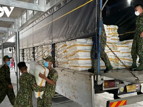 Người dân 15 phường đang “khóa chặt” ở Bình Dương được chăm sóc sức khỏe