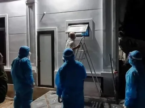 F1 cởi đồ cố thủ trong nhà, không chịu đi cách ly tập trung