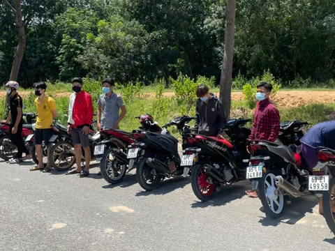 Bình Dương xử phạt chủ quán cà phê và nhiều “quái xế” vi phạm phòng dịch Covid-19