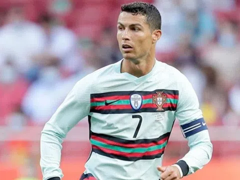 Ronaldo trên con đường san lấp mọi giới hạn ở tuổi 36