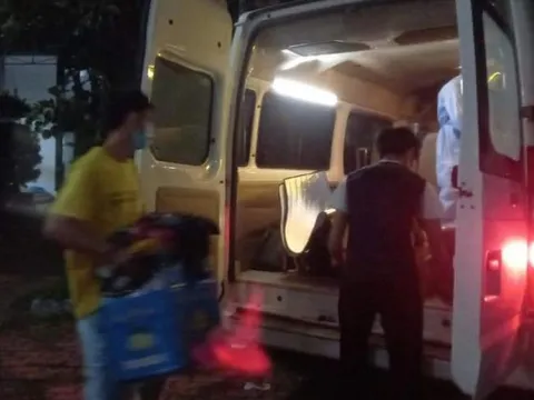 Hai bệnh nhân COVID-19 dùng dao đe dọa cán bộ y tế