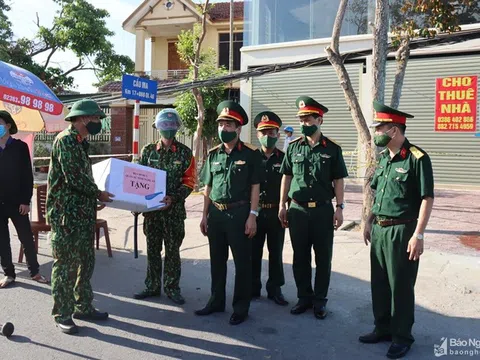 Nghệ An: Bộ Chỉ huy Quân sự tỉnh thăm, tặng quà động viên lực lượng phòng, chống dịch Covid-19