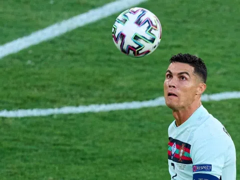 Man City tính gây sốc với Ronaldo