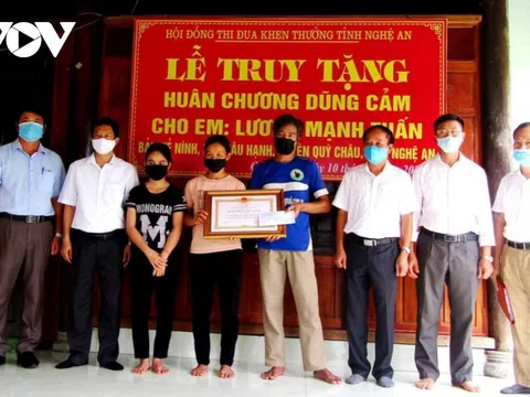 Nghệ An: Truy tặng Huân chương dũng cảm cho nam sinh quên mình cứu 2 em nhỏ