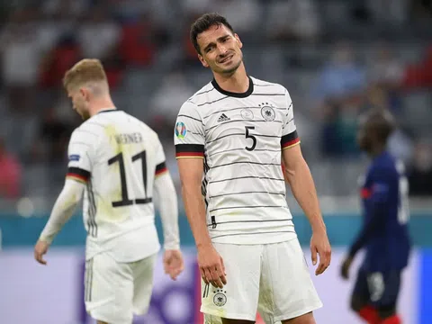 HLV Joachim Loew bênh vực “tội đồ” Hummels