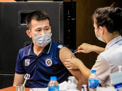 100% thành viên của Hà Nội FC đã tiêm 2 mũi vaccine Covid-19