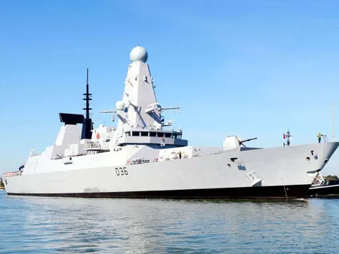 Nga tố Mỹ "cấu kết" với Anh trong vụ tàu chiến trên Biển Đen