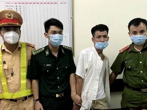 Bắt đối tượng mua bán trái phép chất ma túy, thu giữ một số vũ khí nóng