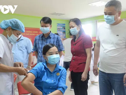 Quảng Ninh: Triển khai đăng ký tiêm vaccine Covid-19 trực tuyến cho người dân