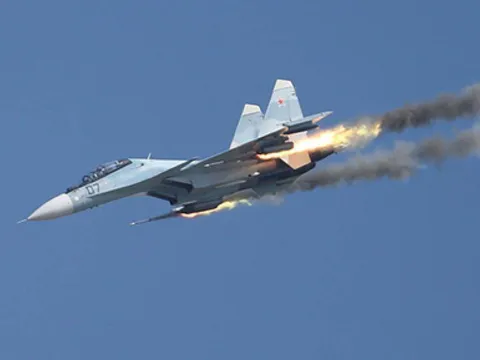 Máy bay Nga ồ ạt thao dượt trên Biển Đen khi NATO đang tập trận Sea Breeze