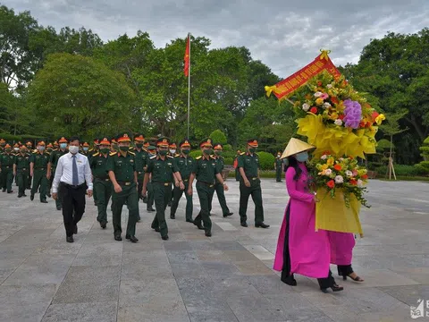 Bộ Tư lệnh Quân khu 4, Bộ CHQS tỉnh Nghệ An tưởng niệm Chủ tịch Hồ Chí Minh và các anh hùng liệt sỹ