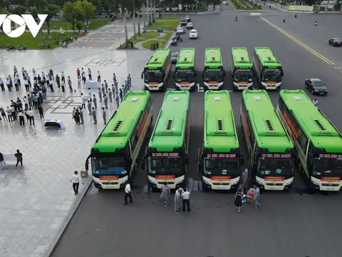 Quảng Nam: 10 xe ô tô xuất phát vào thành phố Hồ Chí Minh đón người dân