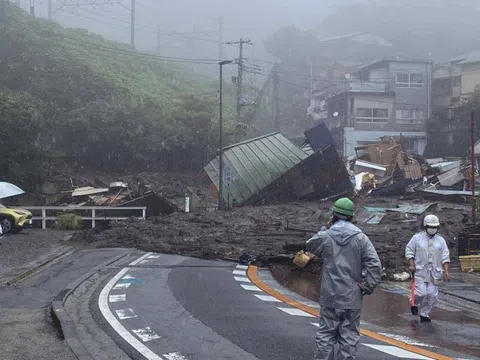 Lở đất kinh hoàng gần thủ đô Tokyo của Nhật Bản, 19 người mất tích