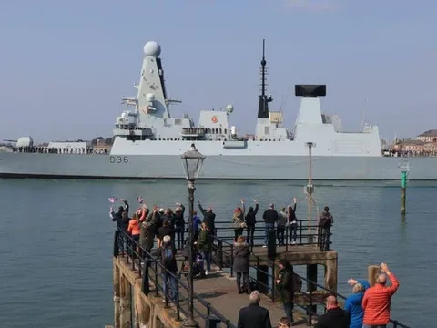 Tàu khu trục tên lửa cuối cùng của Anh có thể đã bị đánh chìm hôm 23/6