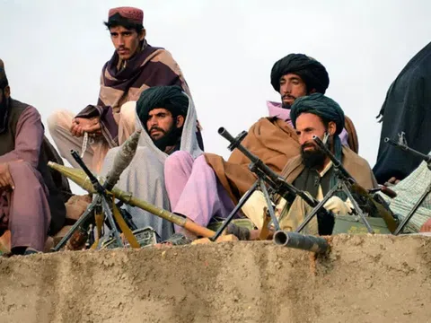 Vì sao Mỹ khó cô lập Taliban?