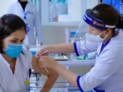 Từ mai (10/7), người dân có thể ngồi nhà tự đăng ký tiêm vaccine Covid-19