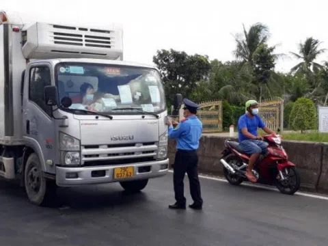 Bạc Liêu: "Siết" người dân ra đường, tạm dừng các phòng khám tư nhân