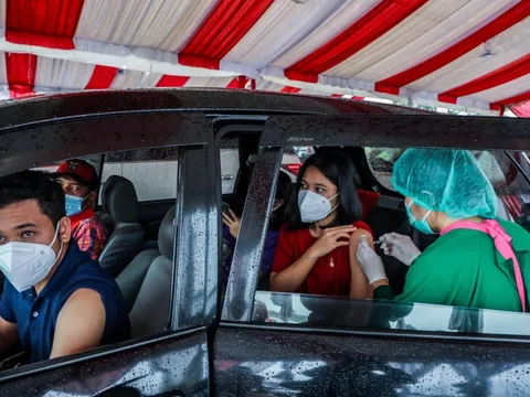 Biến thể Delta khiến thế giới bị siết chặt trong “vòng kim cô” Covid-19