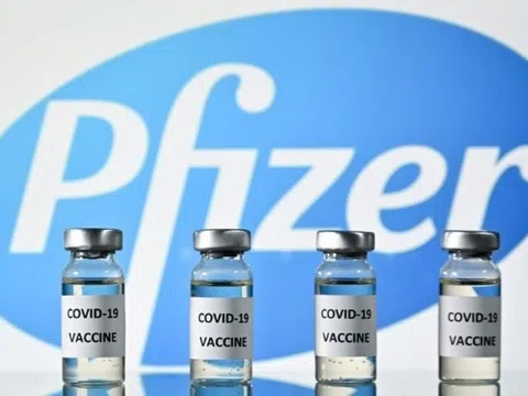 Mỹ phê duyệt hoàn toàn vaccine ngừa Covid-19 của Pfizer cho người từ 16 tuổi trở lên