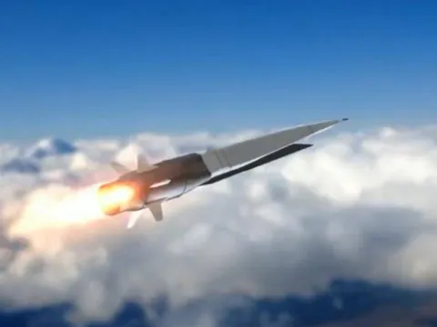 Đại tá Ukraine cảnh báo ông Zelensky về sự nguy hiểm của tên lửa Zircon