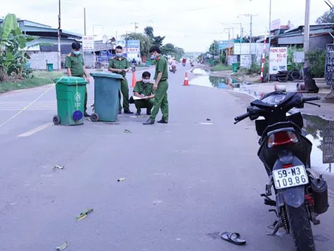 Bị tấn công, 2 người ngã xe tử vong