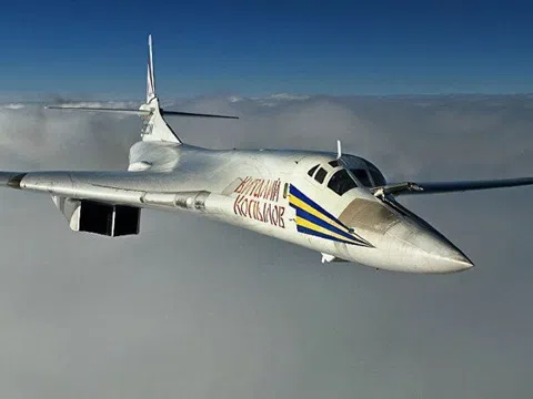 Máy bay Tu-160, Tu-95MS của Nga tiến hành tập trận bắn tên lửa ở Bắc cực