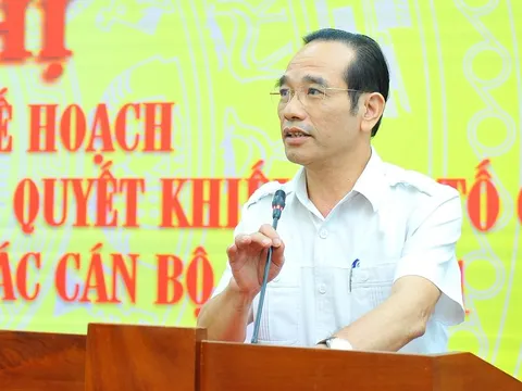 Chủ tịch UBND ủy quyền tiếp công dân cho người khác là vi phạm luật