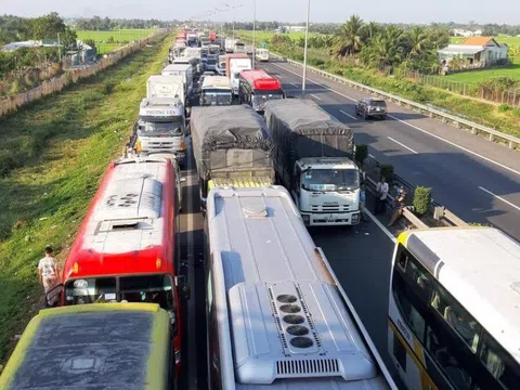 Cao tốc TP.HCM - Trung Lương: Sửa vào ban đêm, không ảnh hưởng đi lại