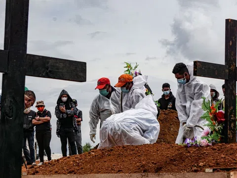 Đại dịch Covid-19: Indonesia tính nới phong tỏa, chuyên gia y tế cảnh báo còn quá sớm