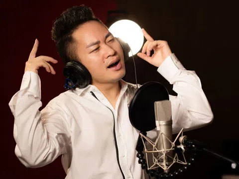 Tùng Dương cùng rapper Ram C hát tri ân các chiến sĩ áo trắng