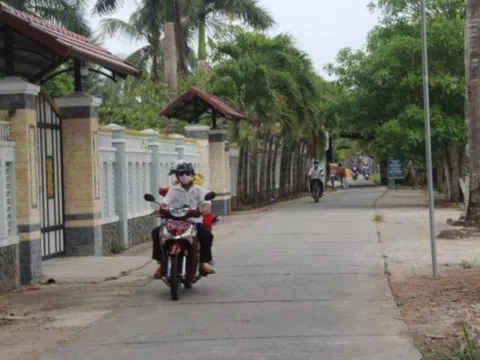 Hết cảnh luỵ đò, người dân bon bon trên đường bê tông hóa về tận phum sóc