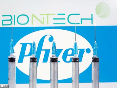 Nhật Bản thu hồi số vaccine Pfizer có dị vật