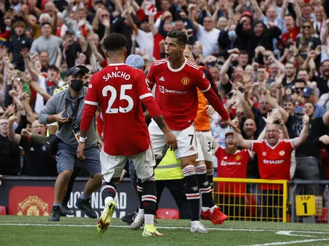 Màn ra mắt mãn nhãn của Ronaldo trong màu áo của Man Utd