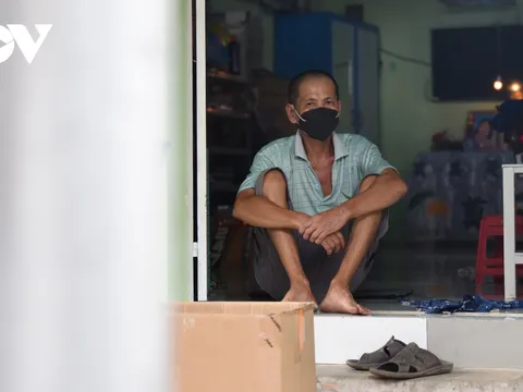 Vì sao quận 7 chậm chuyển tiền hỗ trợ mai táng người dân mất vì Covid-19?