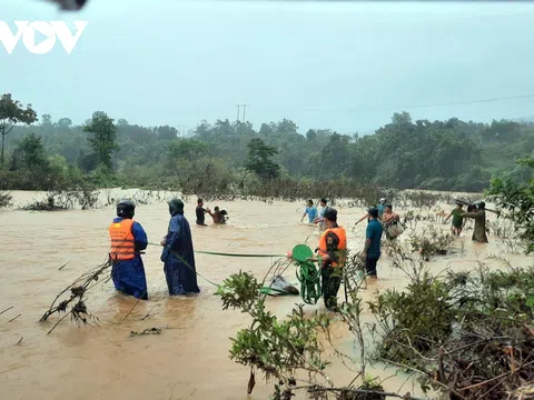 Thừa Thiên Huế: Chưa liên lạc được với 12 người đi rừng ở huyện Nam Đông