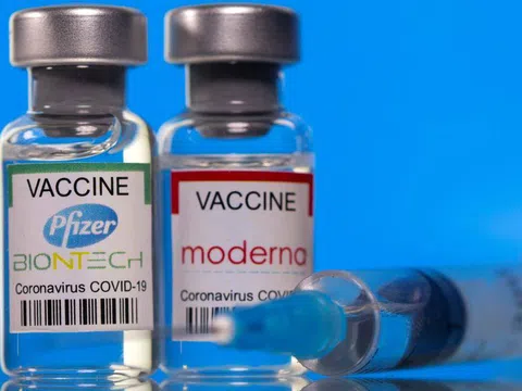 Tiêm trộn vaccine Moderna và vaccine Pfizer tại các nước thế nào?