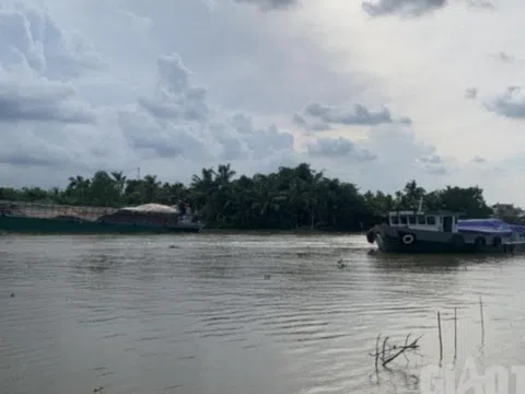 Lãnh đạo tỉnh Hậu Giang phân trần việc gỡ khó cho phương tiện vận tải thủy