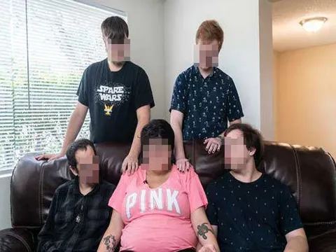 Chuyện tình “một bà – bốn ông” của gái trẻ 20 tuổi, phải phân lịch ngủ mỗi đêm